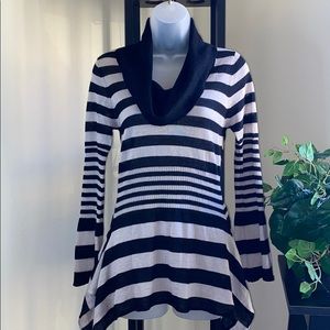 ✨ TC fashion sweater striped black white